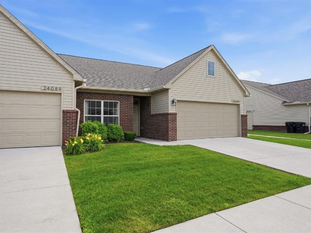 Condo for sale in Woodhaven, Michigan