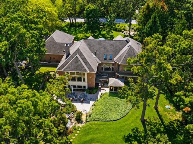 House for sale in Summer Hill Estates, Mundelein