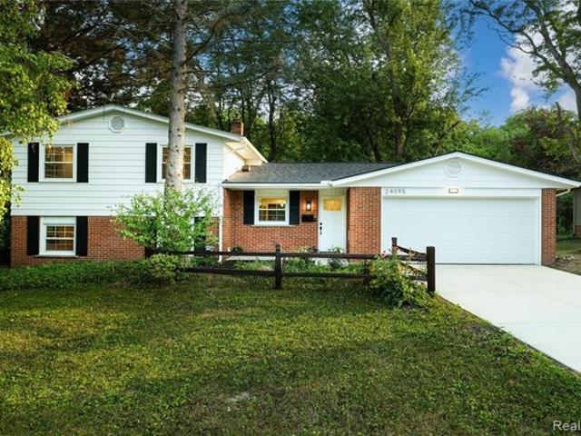 House for sale in Farmington, Oakland County