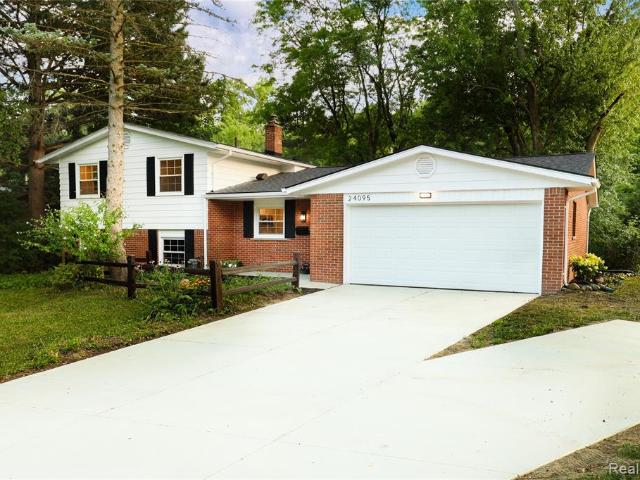 House for sale in Twin Valley, Farmington
