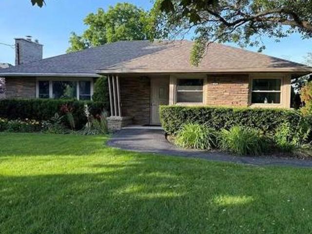 Commercial for rent in Burlington, Ontario