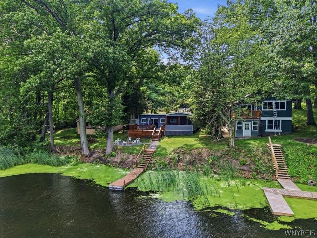 House for sale in Niagara, New York