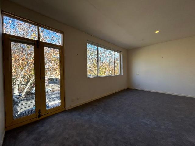 Townhouse for rent in West Melbourne, Melbourne