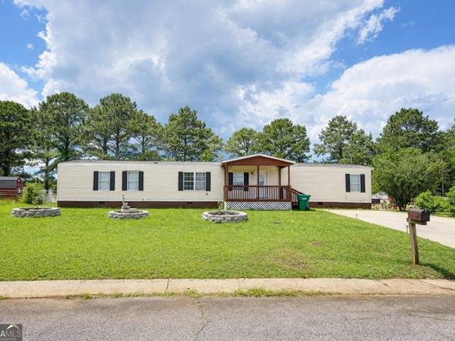 House for sale in Byron, Georgia
