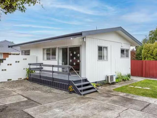 House for sale in Chaslands, Canterbury