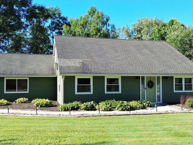 House for sale in Chardon, Geauga County