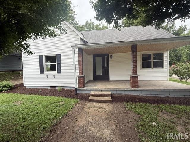 House for sale in Bloomfield, Indiana