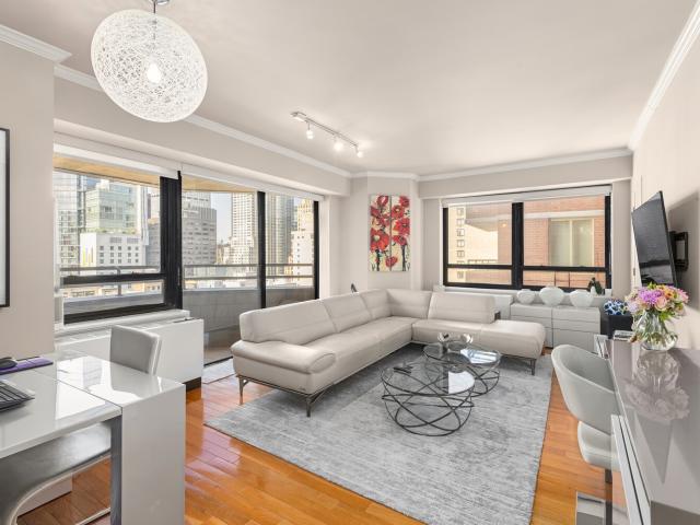Condo for sale in Manhattan Community Board 6, New York