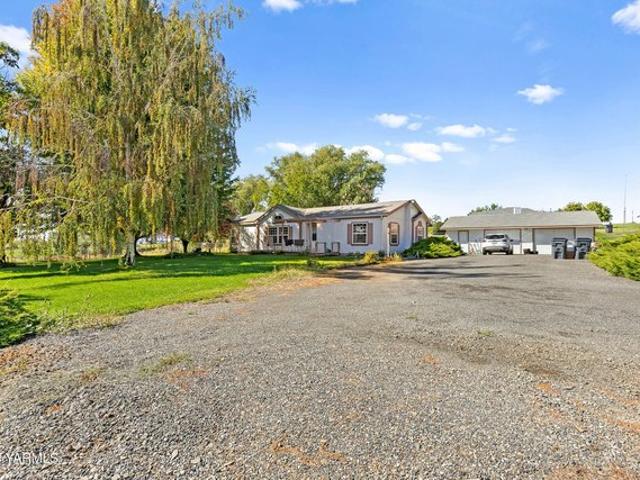 House for sale in Selah, Yakima County