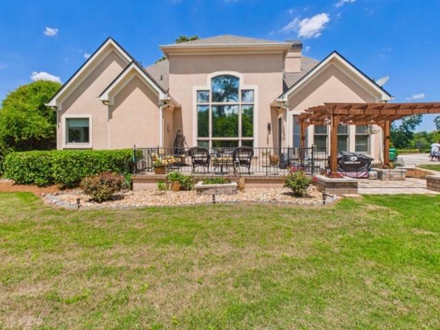 House for sale in Bonaire, Georgia