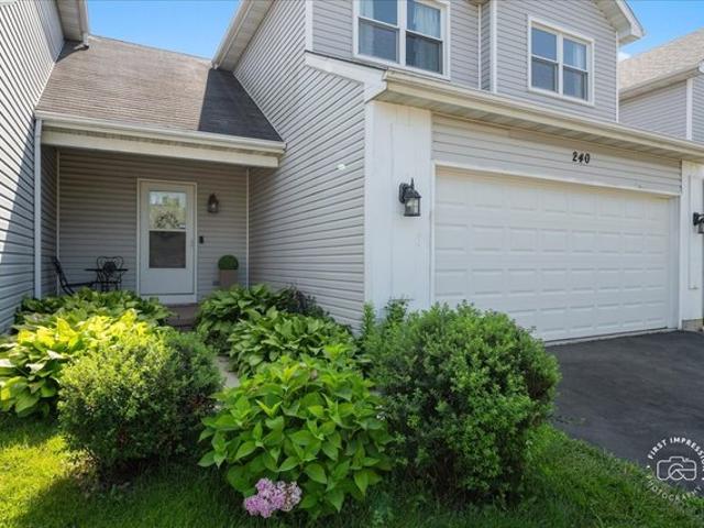 Townhouse for sale in Hinckley, Illinois