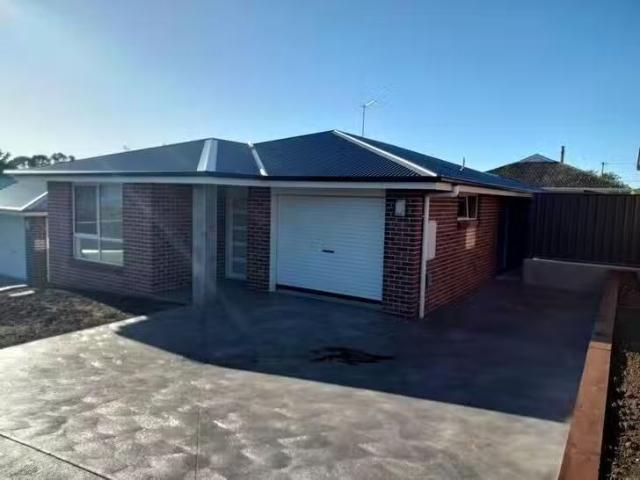 Apartment for rent in Baynton East, Victoria