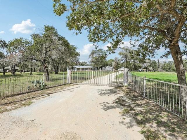 House for sale in La Vernia, Wilson County