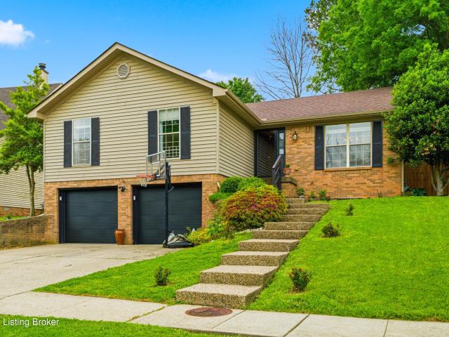 House for sale in Simpsonville, Kentucky