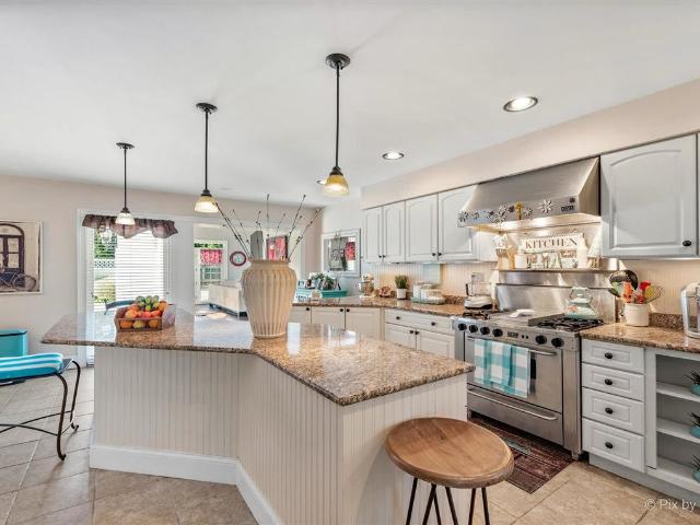 House for sale in Mchenry, Illinois