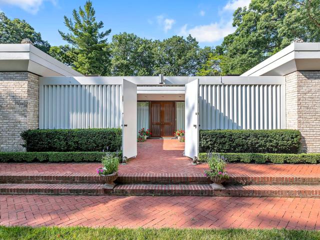 House for sale in Lake Bluff, Illinois
