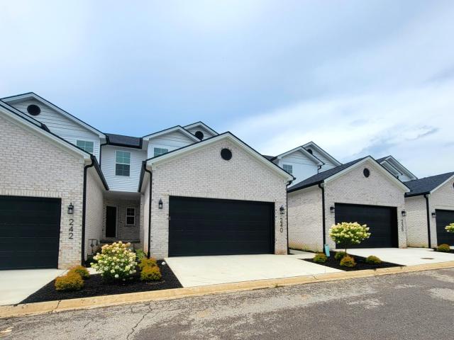 Condo for sale in Versailles, Kentucky