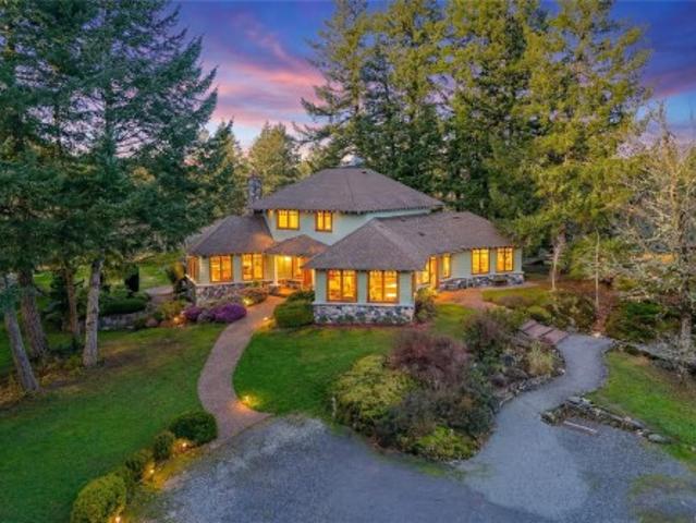 House for sale in Saanich, British Columbia