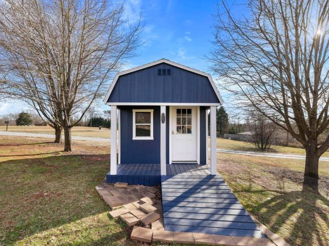 House for sale in Campobello, South Carolina