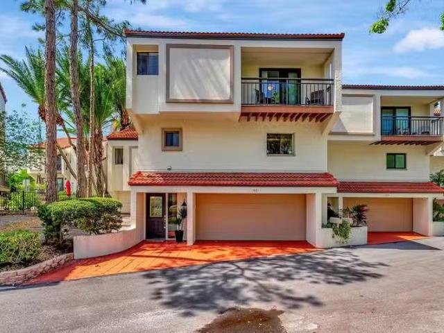 Condo for sale in Largo