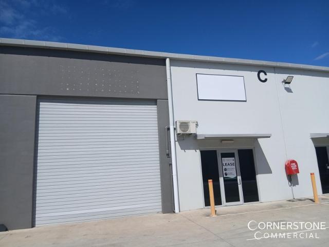 Warehouse for rent in Toombul, Queensland