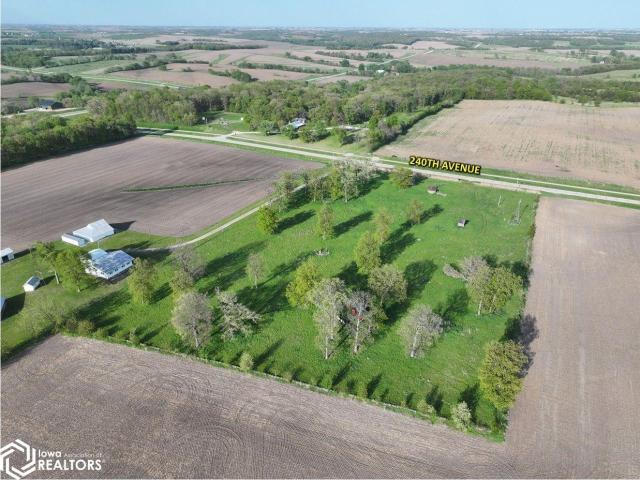 Farm for sale in Sigourney, Iowa