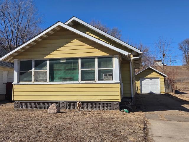 House for sale in Clinton, Iowa