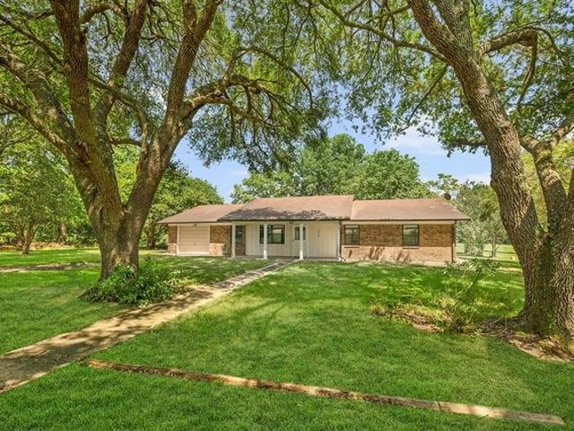 House for sale in Sabine, Texas