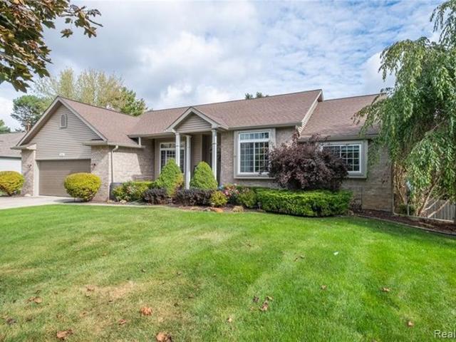 House for sale in Fenton, Michigan