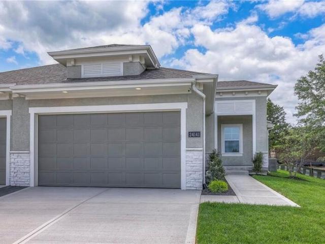Duplex for sale in Lenexa