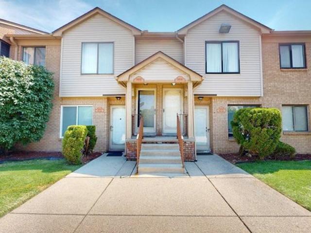 Condo for sale in Clinton Township, Michigan