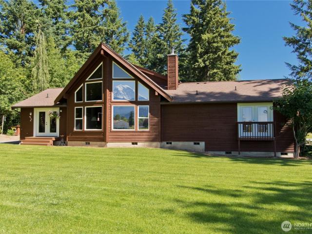 House for sale in Enumclaw, Washington