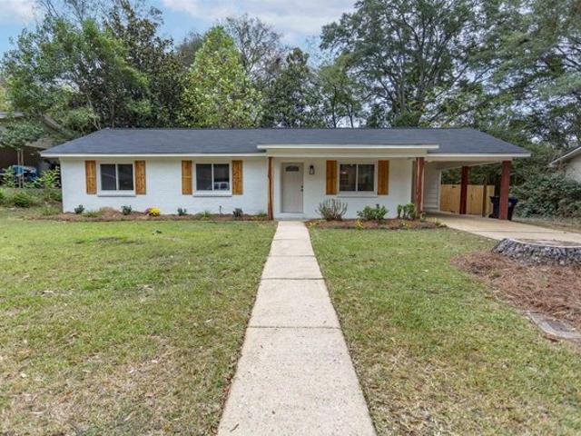 House for sale in Birdway Drive, Northport