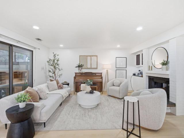 Townhouse for sale in San Mateo, California