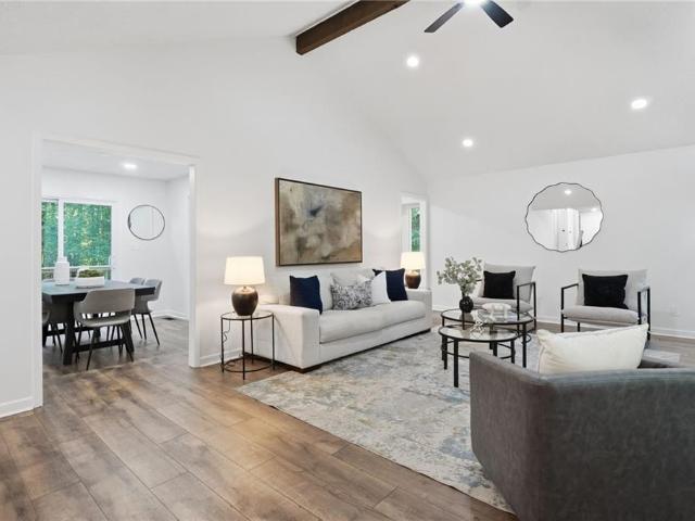House for sale in Shadowbrook, Acworth
