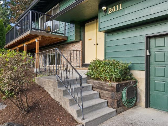 House for sale in Willamette, West Linn