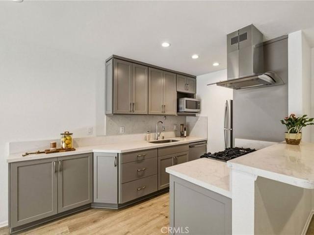Condo for sale in Hermosa Beach, California
