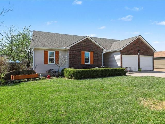 House for sale in Harrisonville, Missouri