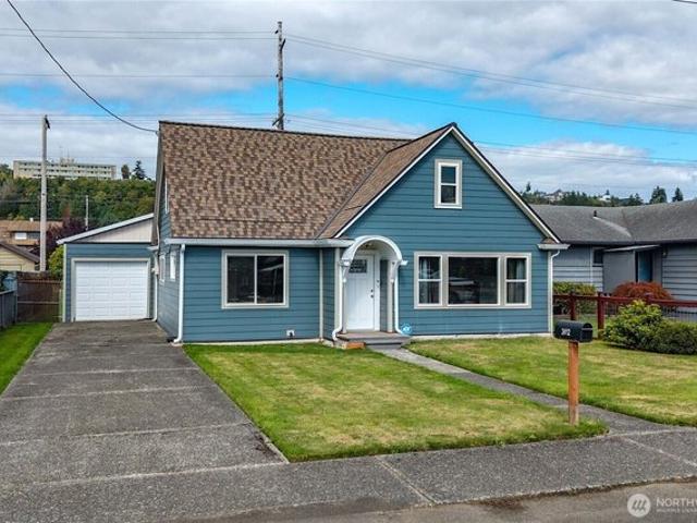 House for sale in Aberdeen, Grays Harbor County
