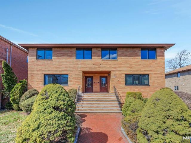 House for sale in Fort Lee, New Jersey