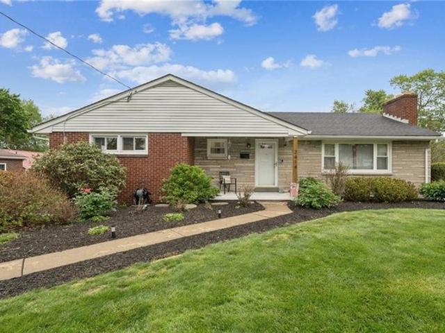 House for sale in Natrona Heights, Pennsylvania