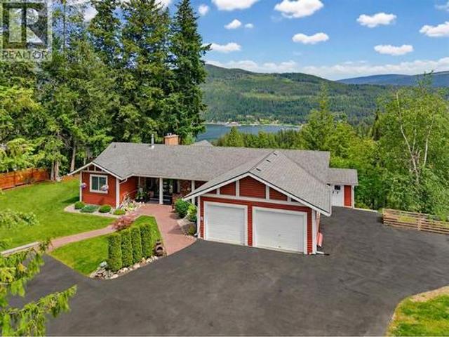 House for sale in Blind Bay, British Columbia