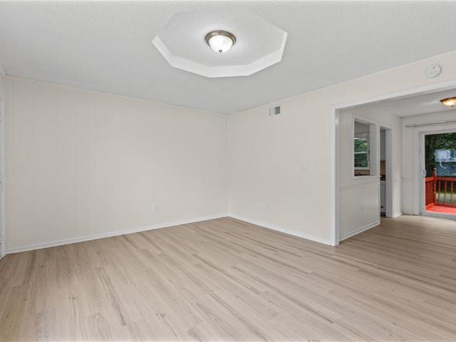 House for sale in West Englewood, Gladstone