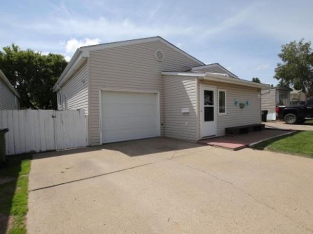 House for sale in Wedgewood, Alberta