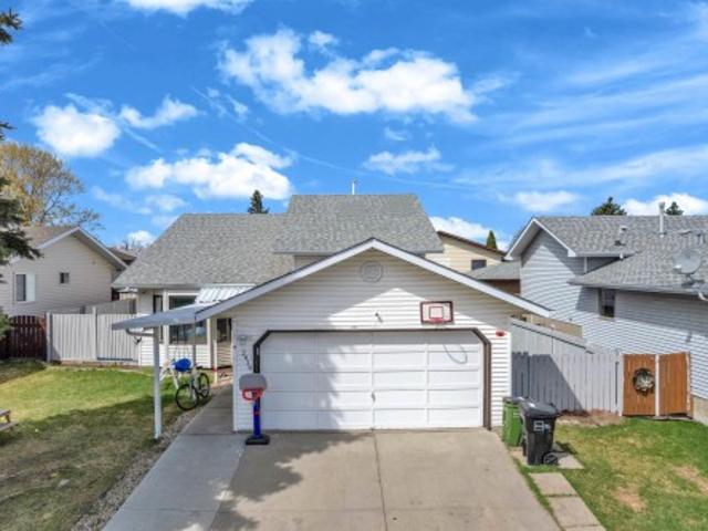 House for sale in Wedgewood, Alberta
