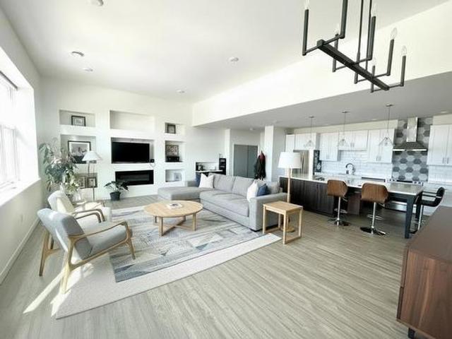 Condo for sale in Thunder Bay, Ontario