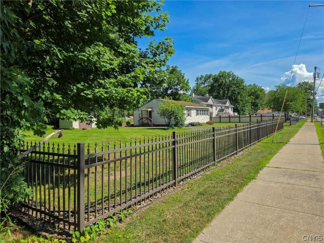 House for sale in Oneida, New York