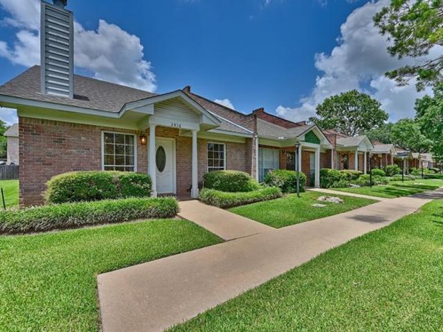 Townhouse for sale in Brenham, Texas