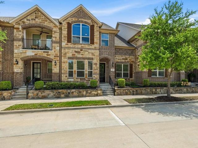 Townhouse for sale in Denton, Texas
