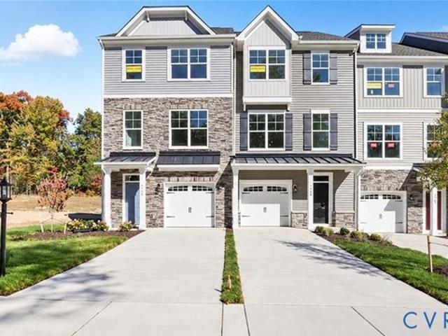 Townhouse for sale in Virginia